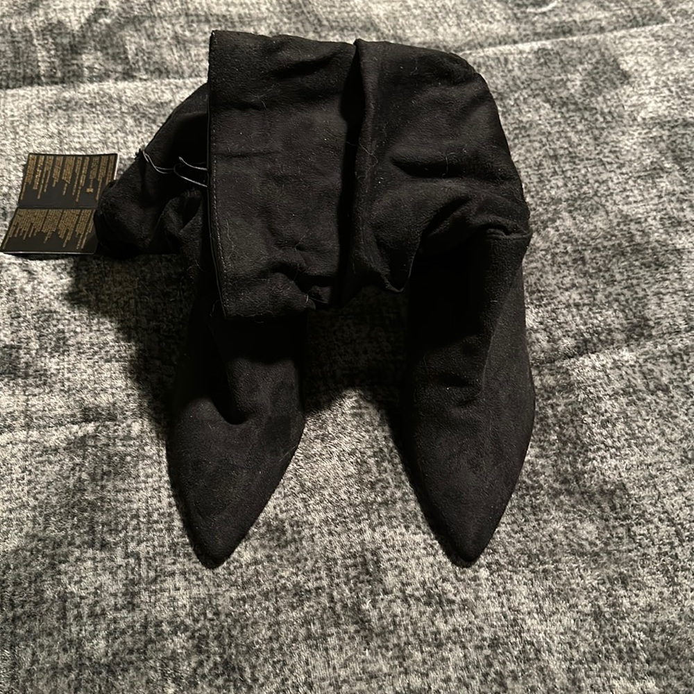 Forever 21 suede boots size 7.5